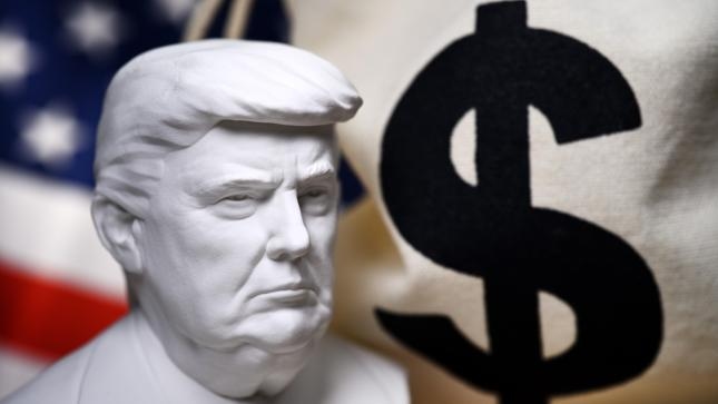 Se avecinan nuevos aranceles punitivos: Trump pospone los aranceles pero amenaza a los países BRICS con gravámenes especiales.