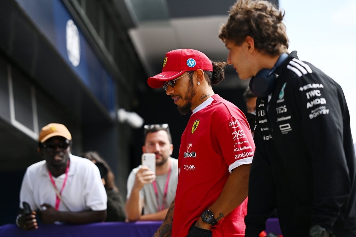 Mercedes: „Hamilton jest świetnym sojusznikiem młodych kierowców”
