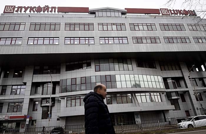 La Bulgarie et la Roumanie tentent d'éviter les sanctions américaines contre les raffineries russes.