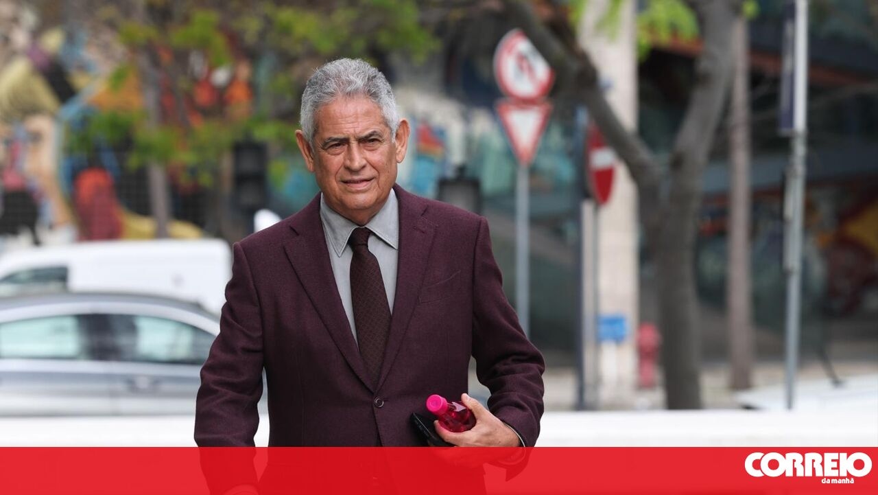 <![CDATA[ Vieira aposta em treinador português para vencer Rui Costa  ]]>