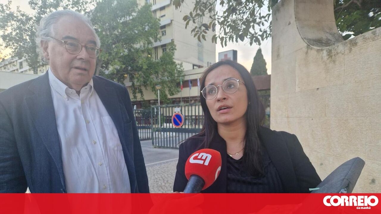 <![CDATA[ Médica que denunciou más práticas já angariou mais de 13 mil euros para despesas judiciais ]]>