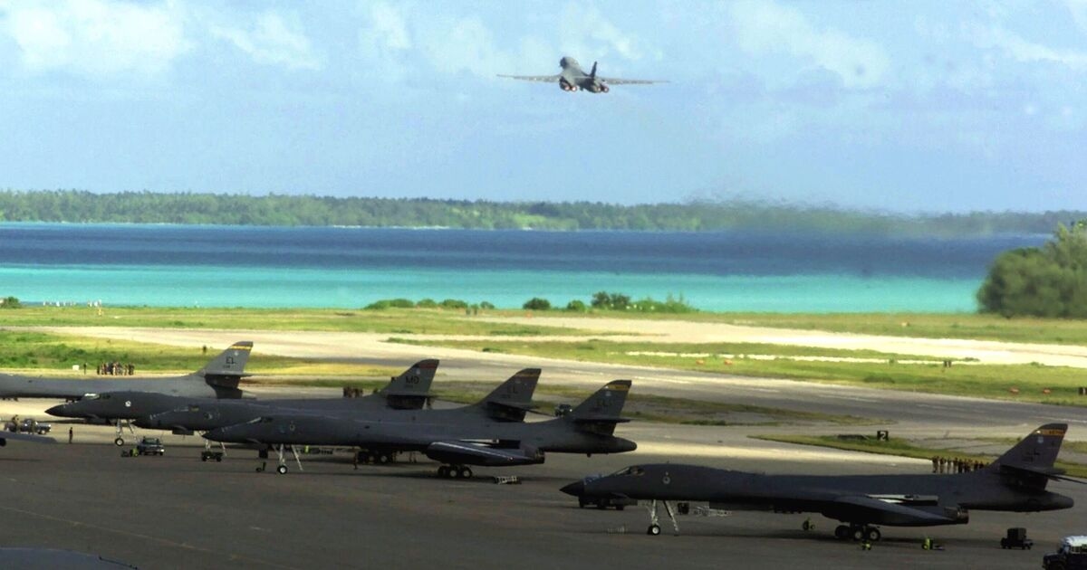İngiltere, 'zehirli tepki'den kaçınmak için Chagos Adaları anlaşmasını askıya aldı