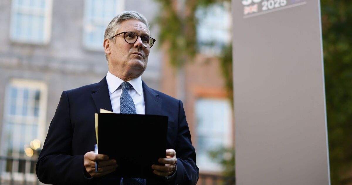 Indignação com os britânicos enfrentando contas de energia mais altas após a rendição de Keir Starmer ao Brexit em favor da UE