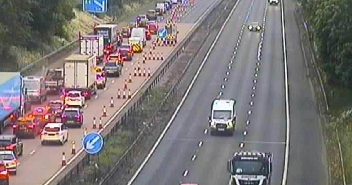 M1-verkeer LIVE: Vroege ochtendmysterie voor automobilisten vanwege lange wachtrijen