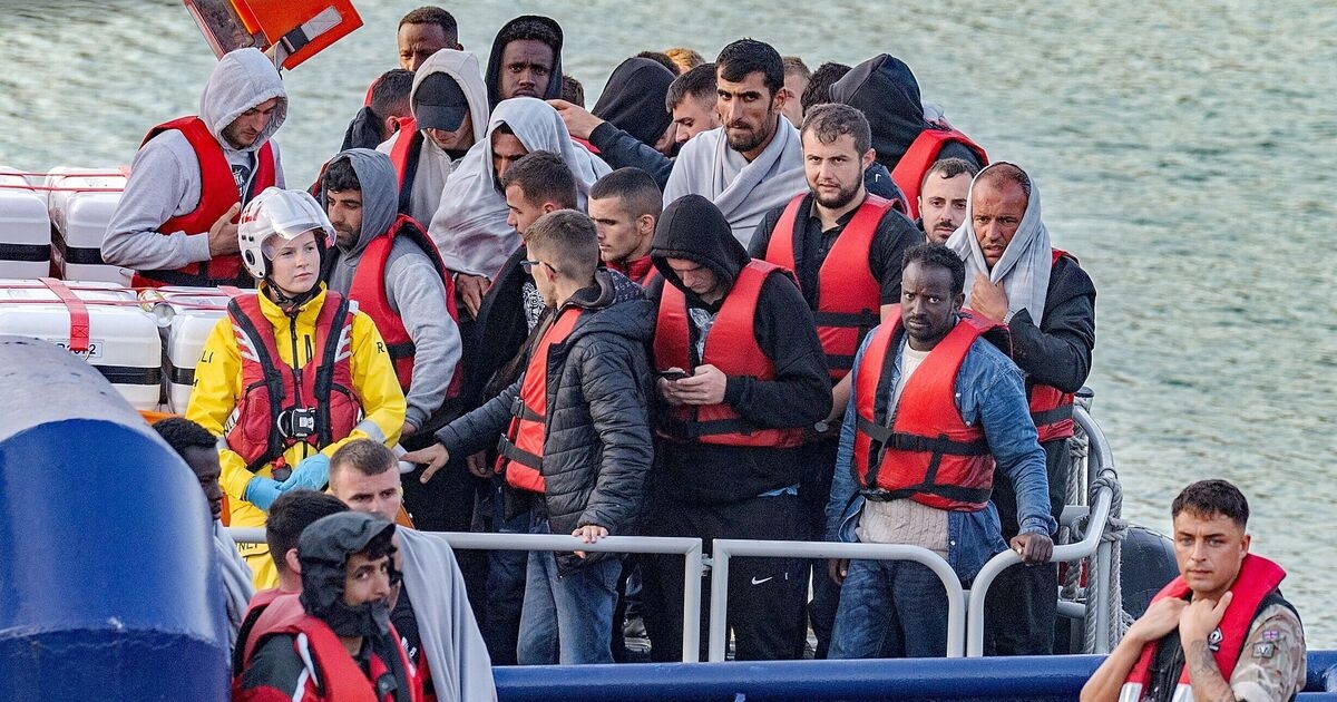 Il governo risponde all'enorme petizione per bloccare i benefici per i richiedenti asilo