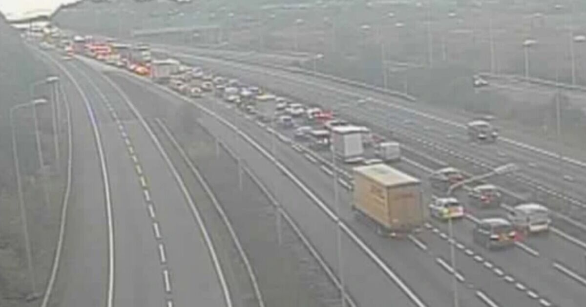 M11 traffic LIVE: Major motorway closed as 'serious' crash sparks 90-minute delays
