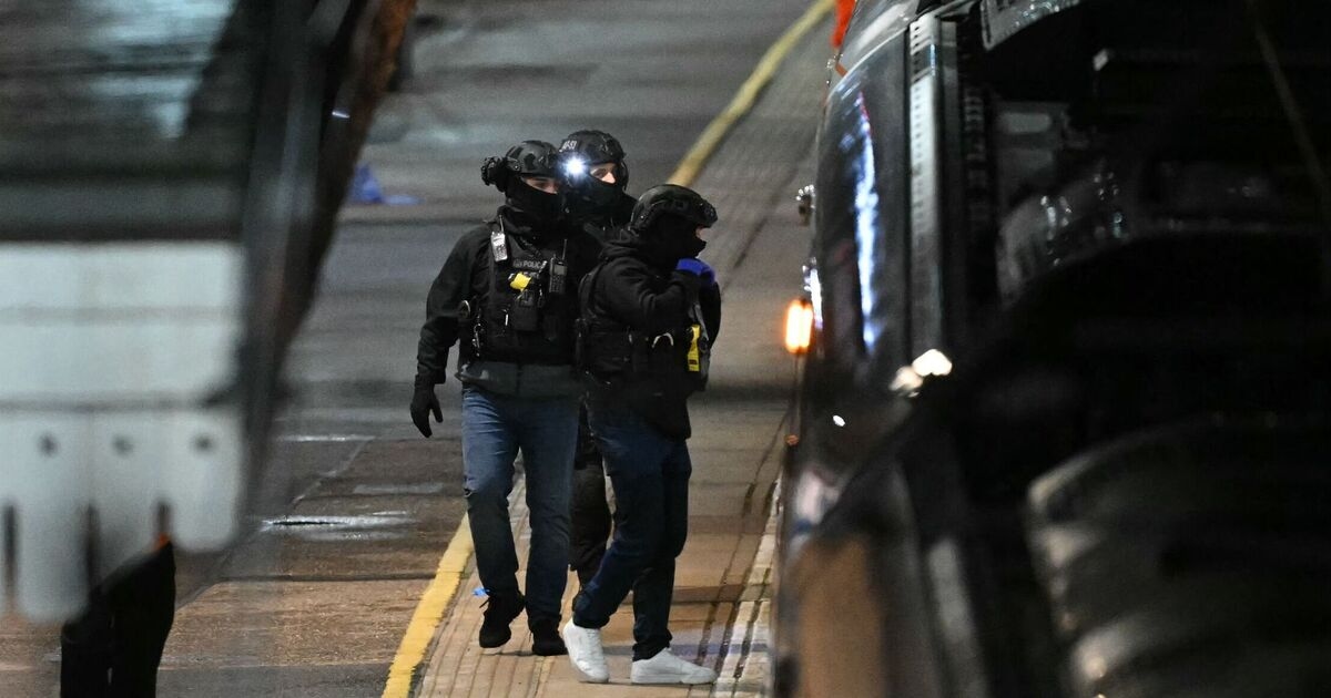 Attaques au couteau dans un train à Huntingdon : 10 blessés dans une fusillade à l'arme blanche, dont 9 entre la vie et la mort.