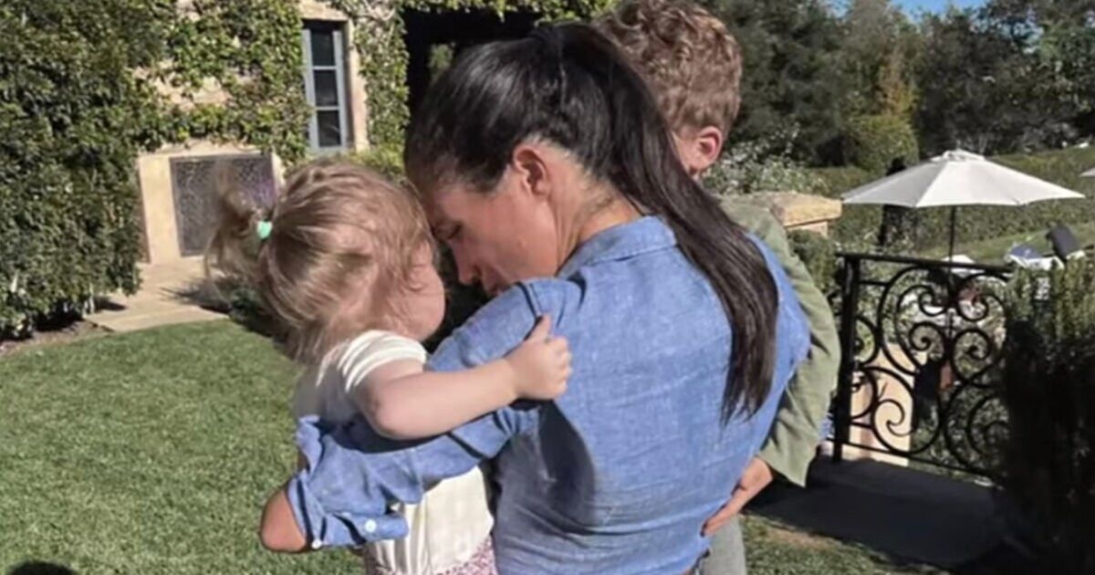 Família Real AO VIVO: Meghan Markle envia grande alerta sobre fotos de Archie e Lilibet