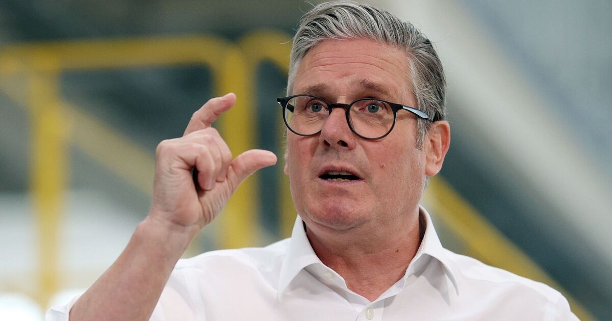 Eu estava na sala para o discurso de Keir Starmer criticando Farage – o PM está correndo um risco enorme