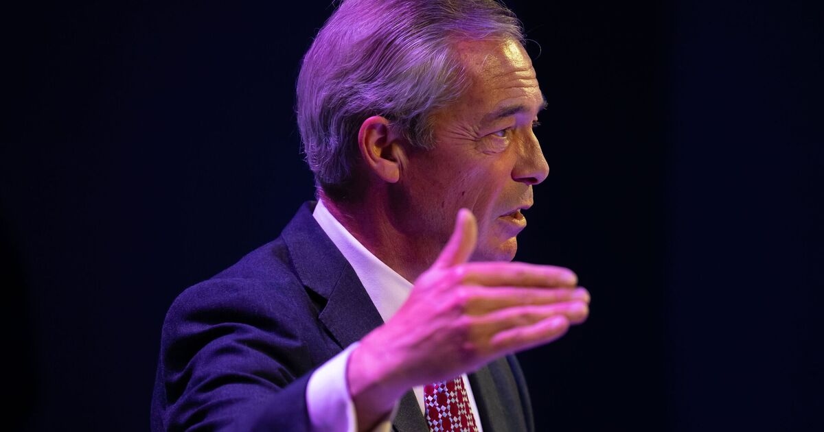 Nigel Farage prepara la Royal Navy per lo scontro sui migranti in Francia sotto il governo riformista