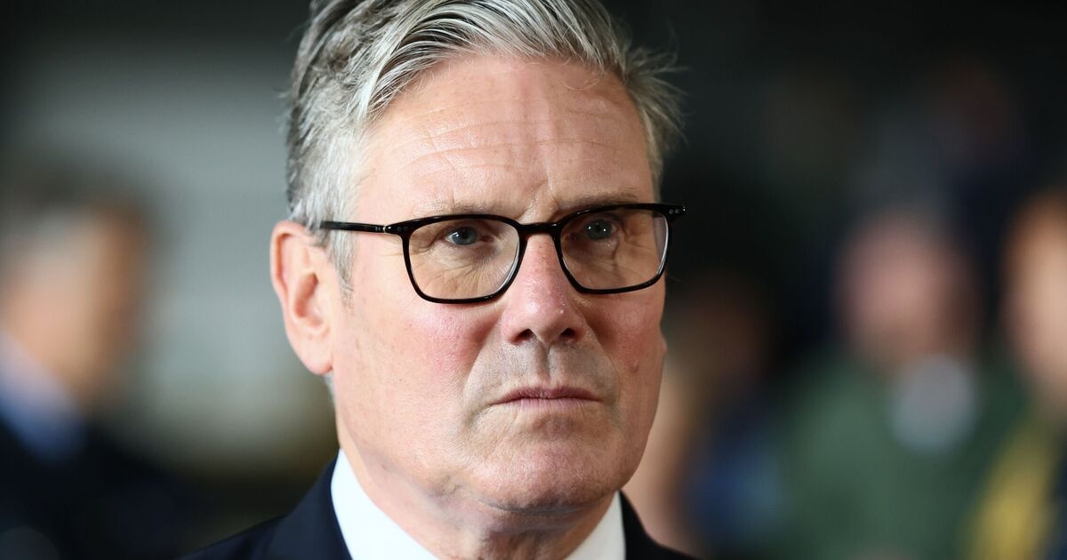 Política AO VIVO: Keir Starmer fica arrasado após 'f***' de assistência social enquanto o Partido Trabalhista está em ruínas