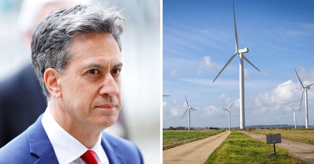 Ed Miliband artık İngilizlerin bahçelerine rüzgar türbinleri koymasını istiyor