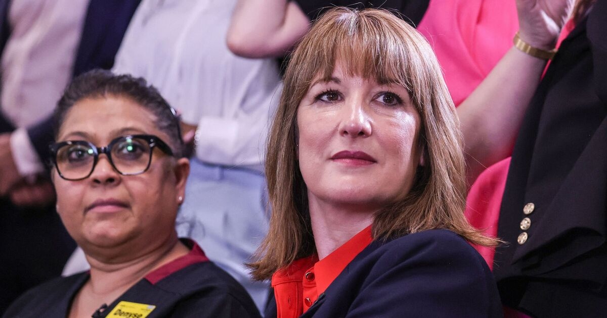 Política AO VIVO: Rachel Reeves luta para preencher buraco nas finanças públicas após reviravoltas