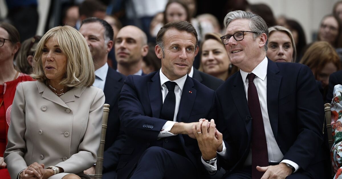 Política AO VIVO: Keir Starmer se prepara para cúpula com Macron após rendição de migrantes