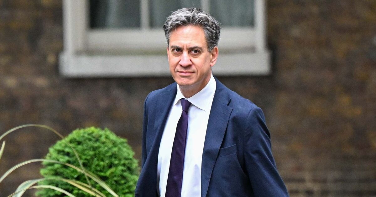 Ed Miliband avverte che lo stile di vita britannico è minacciato da una questione importante