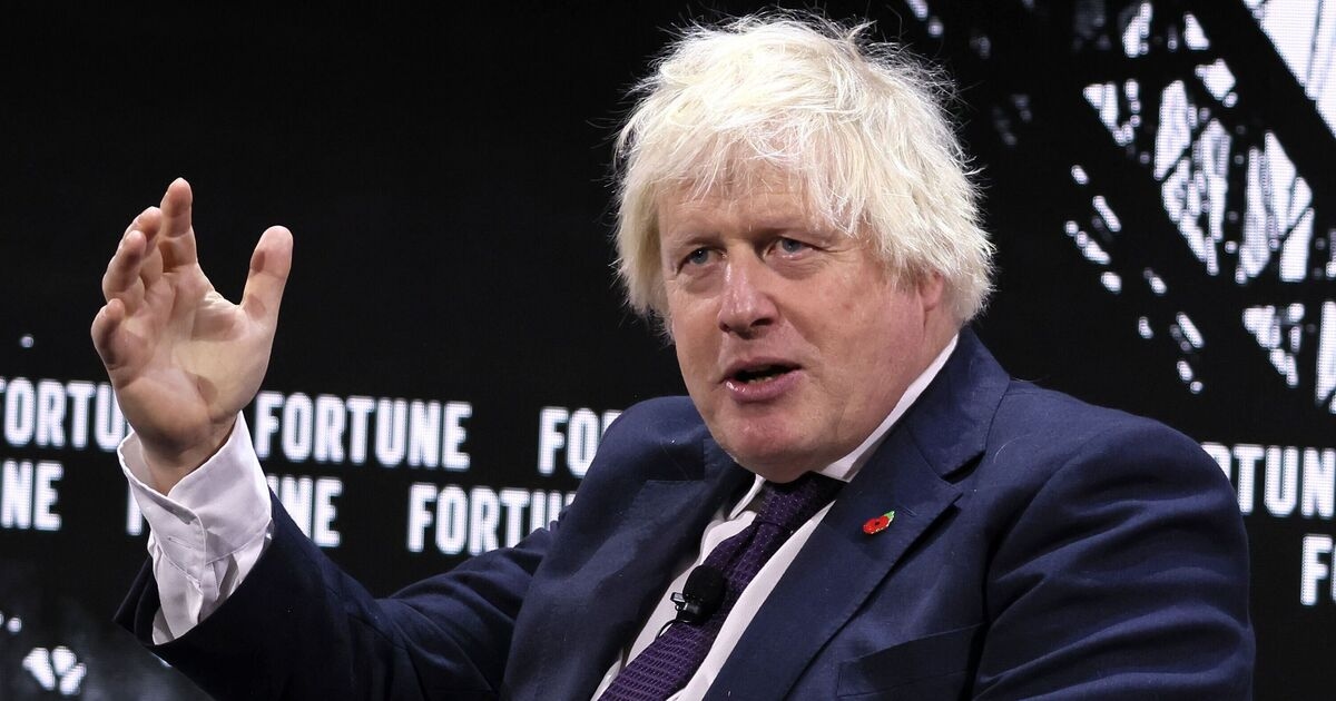 Boris Johnson, ABD'nin göçmenleri Ruanda'ya sınır dışı etmeye hazırlanmasının ardından Keir Starmer'ı eleştirdi