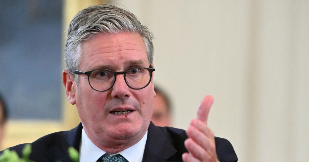 Desastre para Keir Starmer: quase 900 mil pessoas exigem eleições gerais imediatas