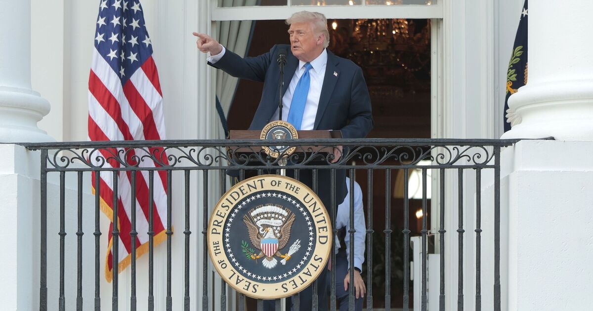 Trump emette un nuovo divieto di viaggio che colpisce una dozzina di paesi dopo l'attacco di Boulder