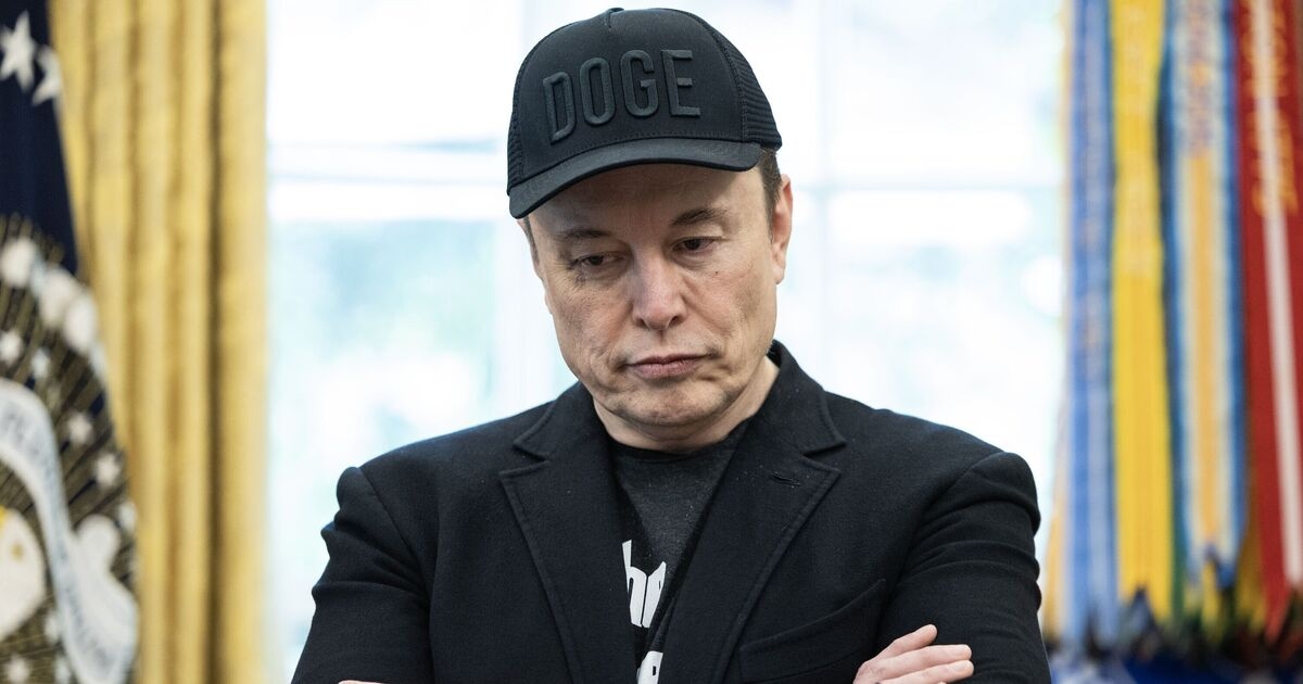 Elon Musk werd gevraagd terug te keren naar het Witte Huis nadat zijn rol was beëindigd, maar kreeg een afwijzing, zegt een insider
