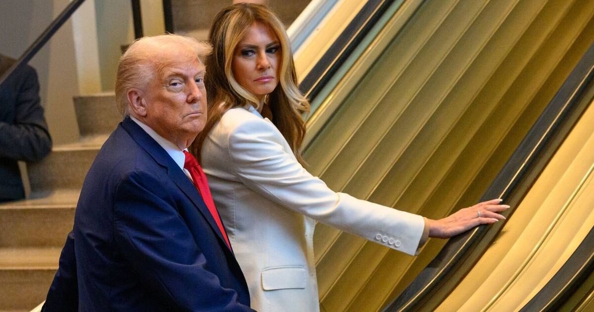 Karoline Leavitt wzywa do wszczęcia śledztwa w sprawie awarii schodów ruchomych Trumpa
