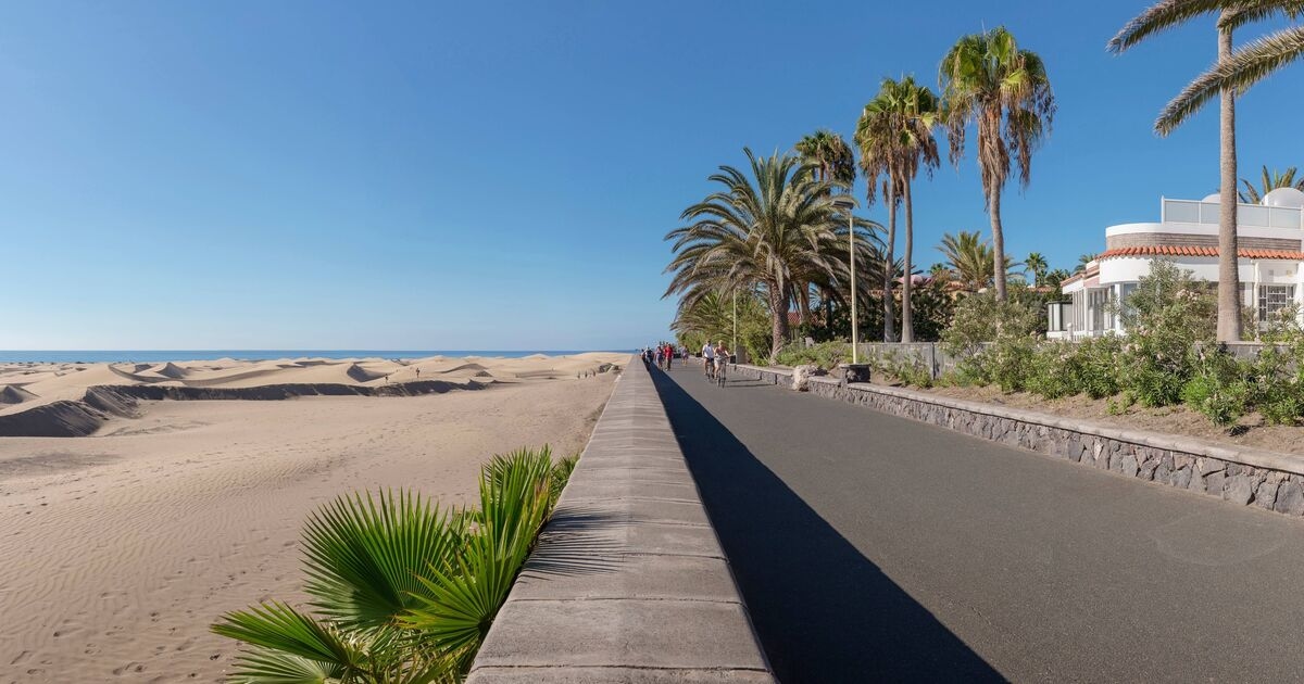 Mulher visita ilha espanhola e compartilha alerta de viagem após férias 'horríveis'