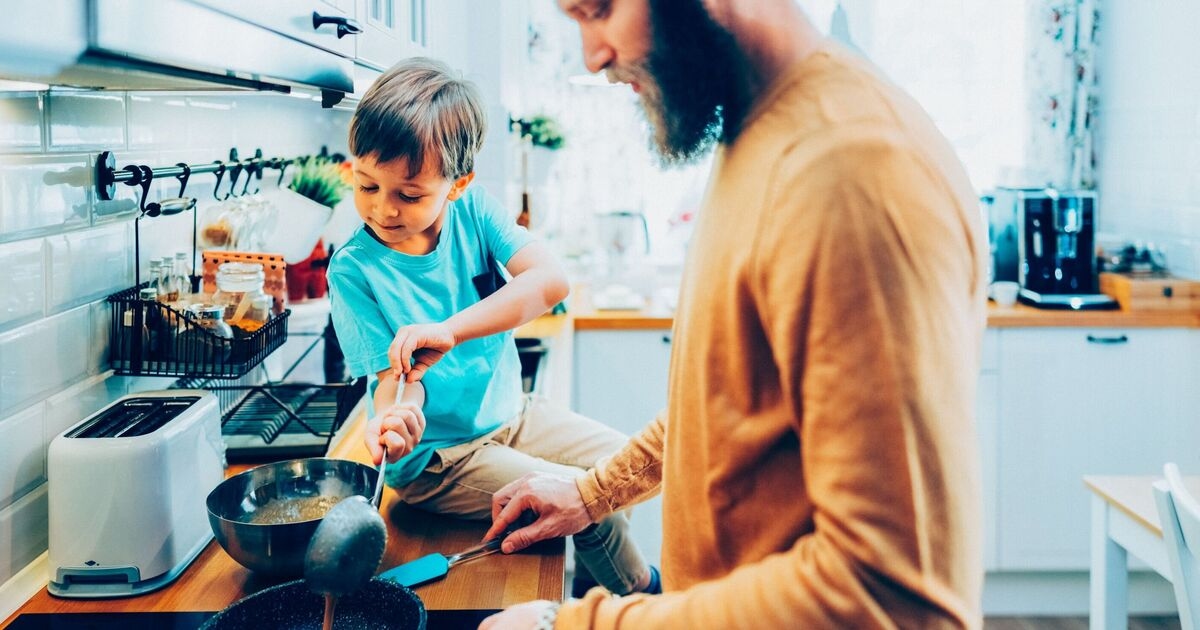 'Sou um pai solteiro com um orçamento muito apertado. Veja como consigo alimentar meus filhos por £ 1,40'