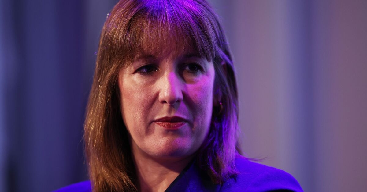 Winter fuel payment blow as 'extra 100,000 pensioners a year' to lose £300 benefit