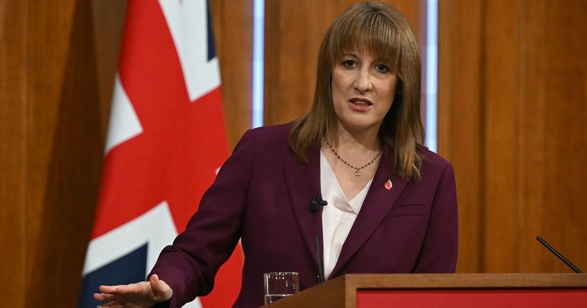 İngiltere'deki çalışanların gelir vergisi artışı nedeniyle 'arka kapıdan' 14.831 sterlin kaybetmesi garantilendi