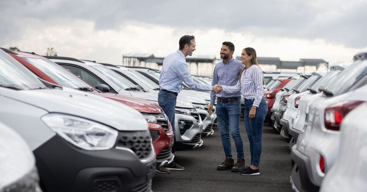 Ed Miliband issued warning over 2030 new petrol and diesel car sales ban