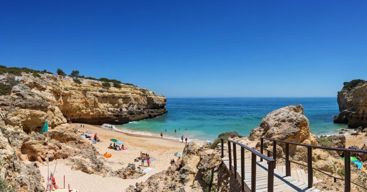 Police fear British tourists who drowned after jumping into hotel pool couldn’t swim