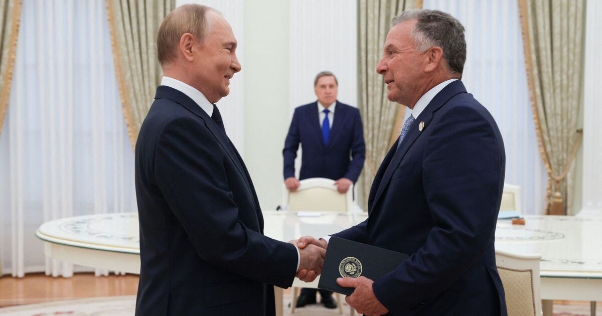 Putin meets Trump's special envoy in Russia in hope of last minute peace talks