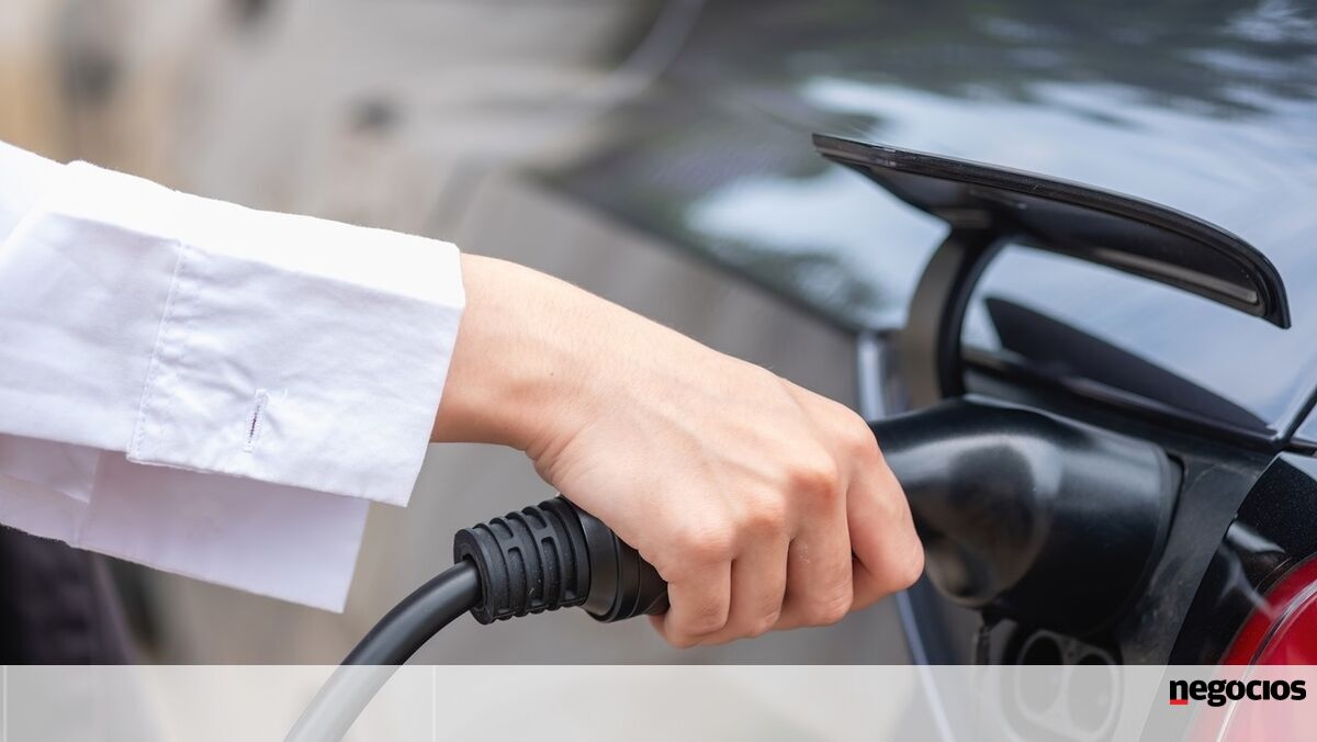 EU invests €852 million in battery projects for electric cars