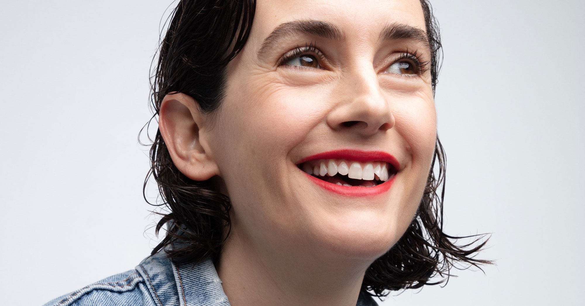 Karla Welch über den größten Farbtrend des Herbsts, ihre Lieblingsuhr und die Outfit-Kombination, die ihr nie langweilig wird