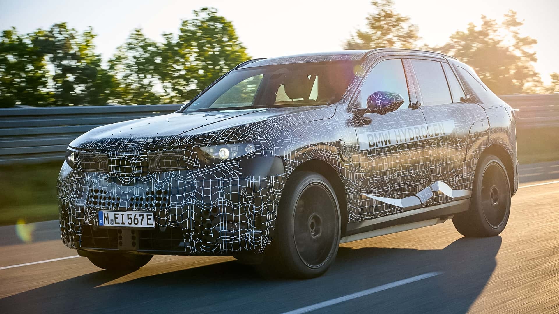Nowe BMW X5 oferuje pięć układów napędowych, w tym napęd wodorowy