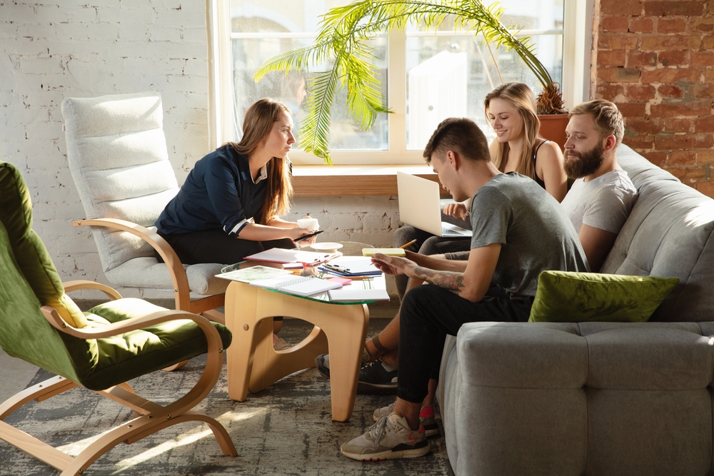 Young Europeans fleeing cohabitation: 52% want their own home