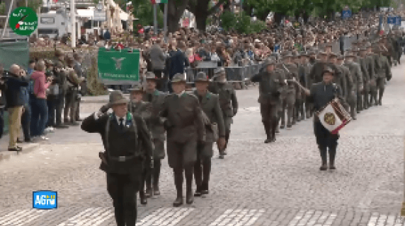 Biella, in migliaia all'adunata nazionale degli alpini: live tv