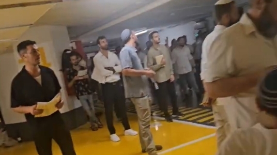 İsrailliler barınaklarda şarkı söylüyor: "Her şey yoluna girecek"
