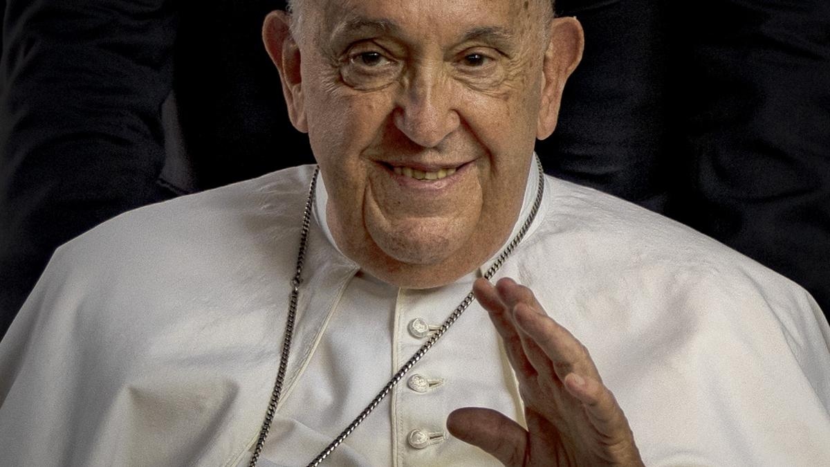 Pope Francis "rested well all night", Vatican note