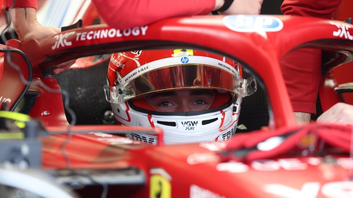 Hamilton: "Pilotar a Ferrari é incrível." Leclerc: "Bom para correr sem problemas"