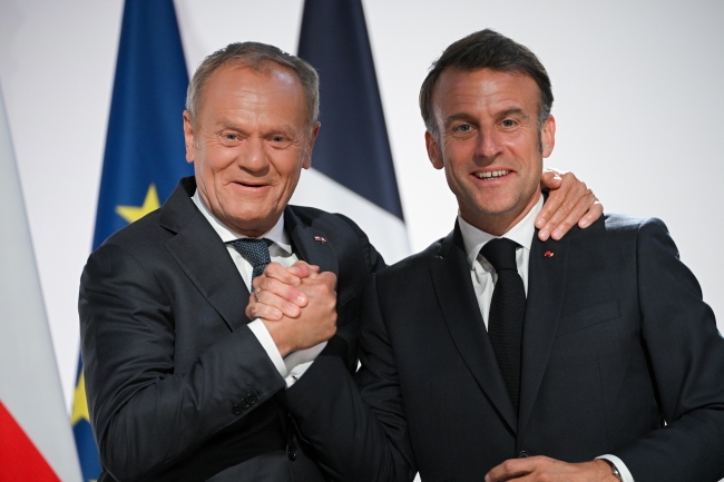 Macron: Polonya'ya saldırı durumunda 30 gün içinde orduyu harekete geçireceğiz