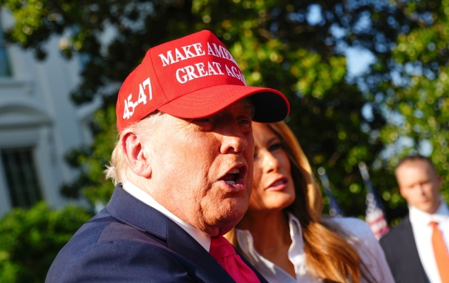 Trump anunciou a introdução de tarifas sobre produtos da UE a partir de 1º de agosto. Ele anunciou a taxa