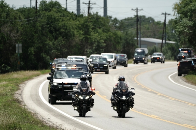 Trump visita la zona inundada de Texas. «Nunca había visto nada igual».