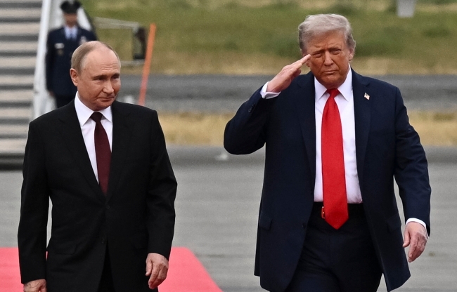 Ex ministro degli Esteri: Putin torna vittorioso dall'Alaska, ma Trump ha avviato un processo che dovrebbe portare alla pace