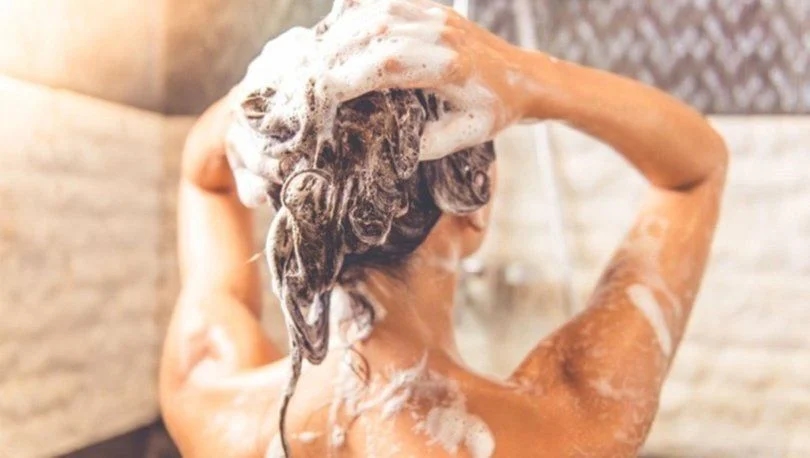 De grootste fout die we maken onder de douche: Bijna niemand weet de juiste volgorde!