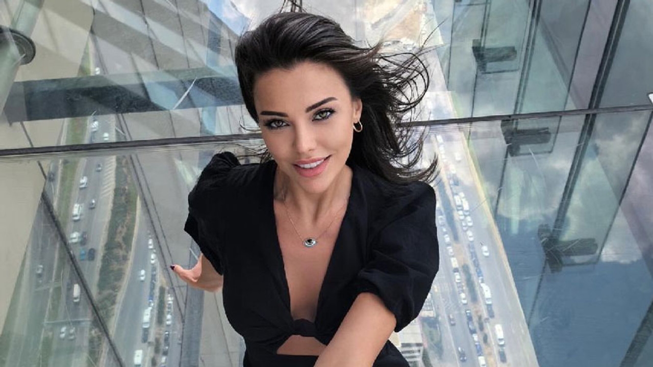 A bold combination from Tuvana Türkay