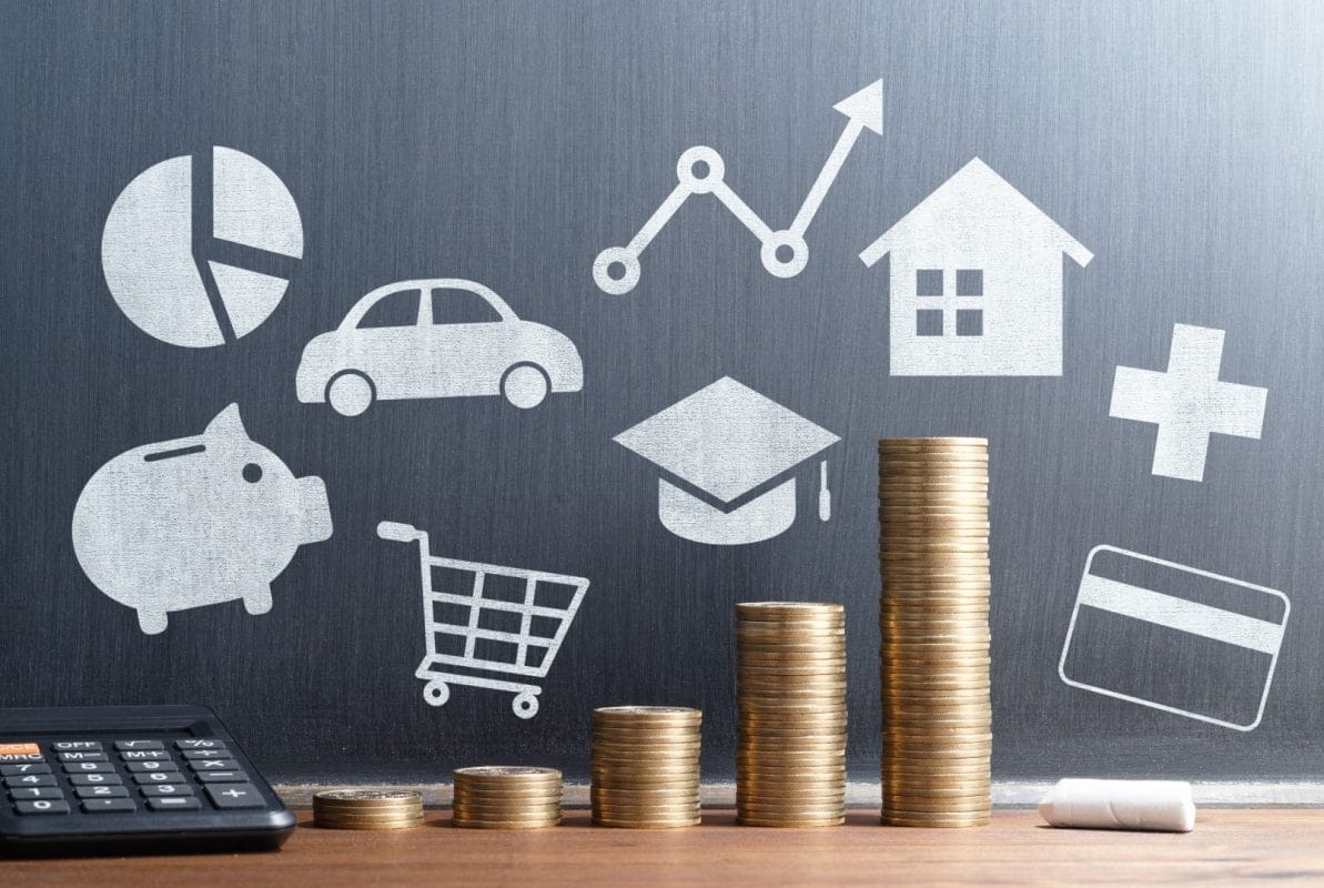 Finanza personale 2025: le chiavi per risparmiare e investire in un contesto di alti tassi di interesse e boom delle criptovalute