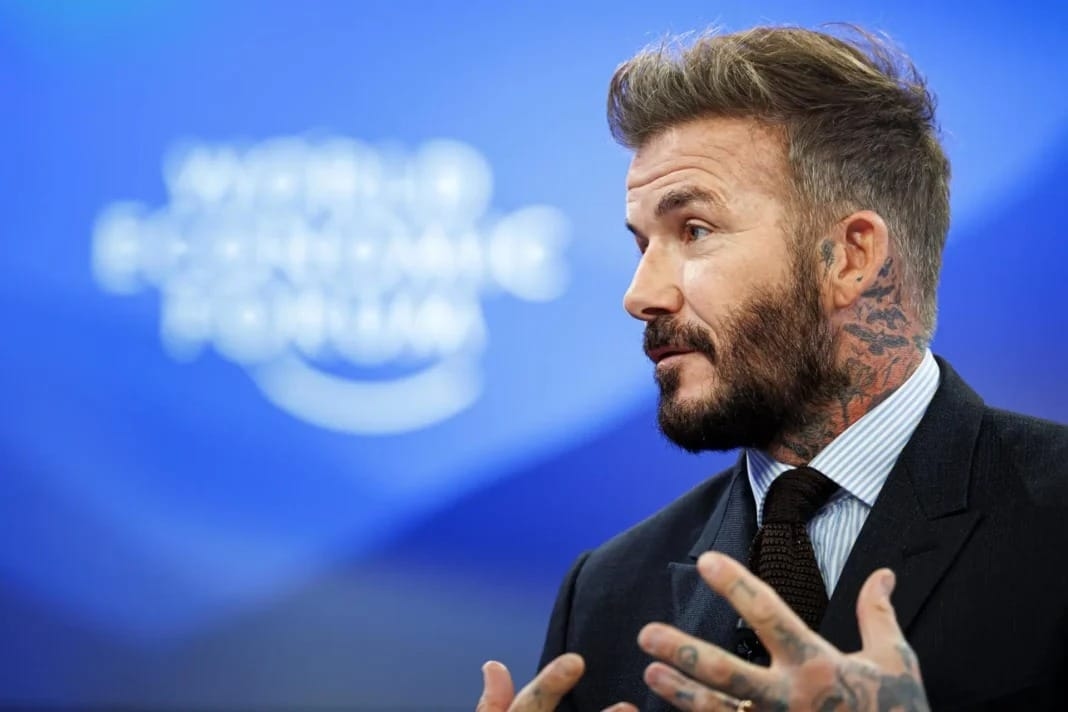 David Beckham a los 50: El Ídolo del Balón que Forjó un Imperio Empresarial Multimillonario