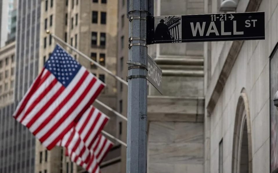 Wall Street comemora acordo EUA-China com máximas históricas; Boom de dados em Wisconsin cria dilema energético