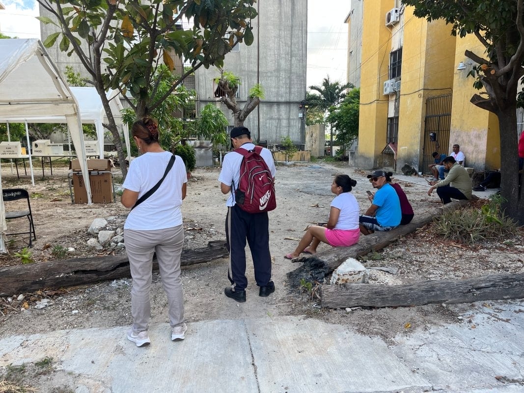 Verspätete Öffnung der Wahllokale markiert den Beginn der Justizwahlen in Cancun