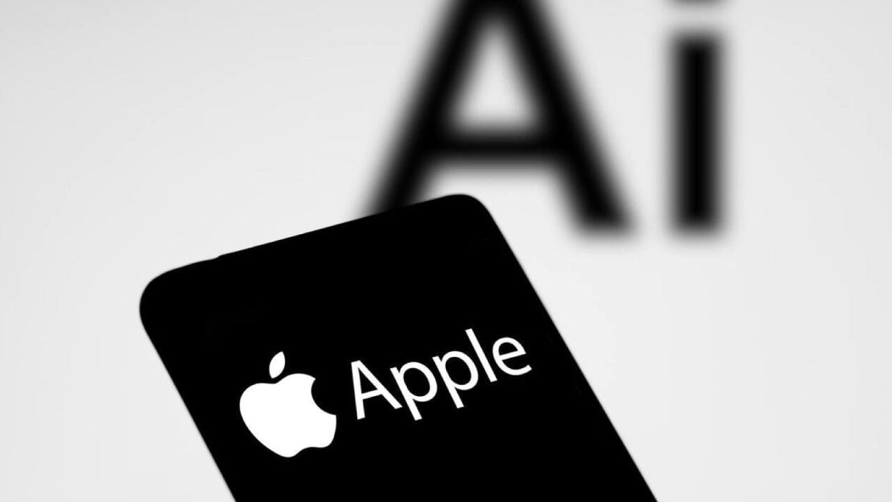 Apple'ın Tökezlemesi: Yapay Zeka Yarışında Geride Mi Kaldı?
